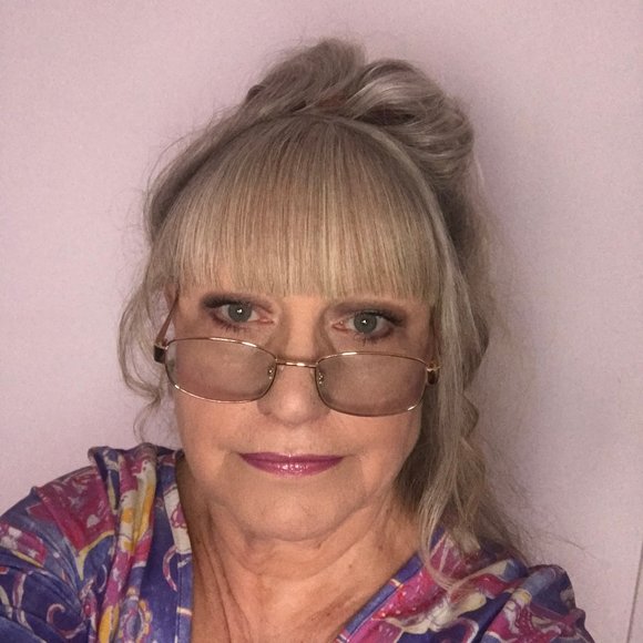 Meet your Posher, Lorraine - Picture 3 of 8